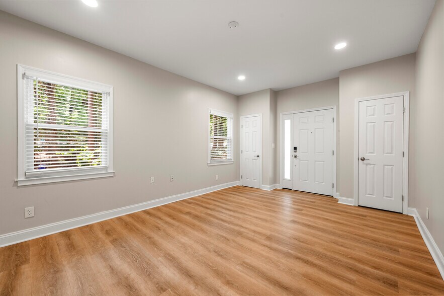 Building Photo - 3721 Ashford Dunwoody Rd NE