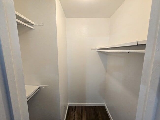 Building Photo - 433 Clearfield Dr