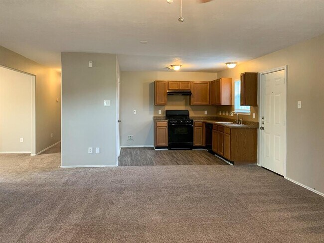Building Photo - 1402 Swansfield Ln