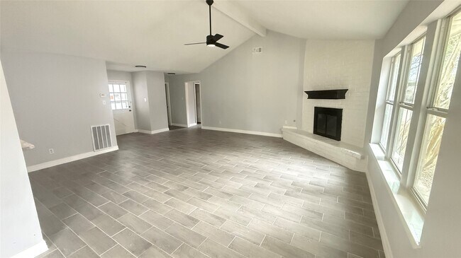 Building Photo - 4202 Junker St