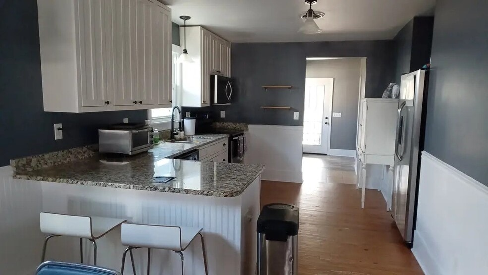 Building Photo - 2218 Gibson Ave