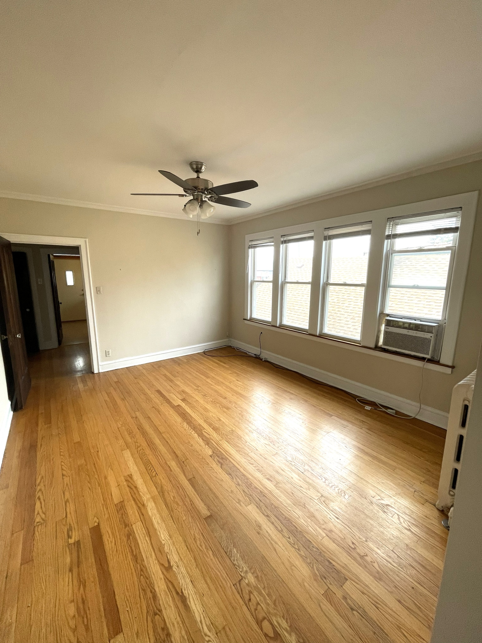 Building Photo - 2433 W Dakin St