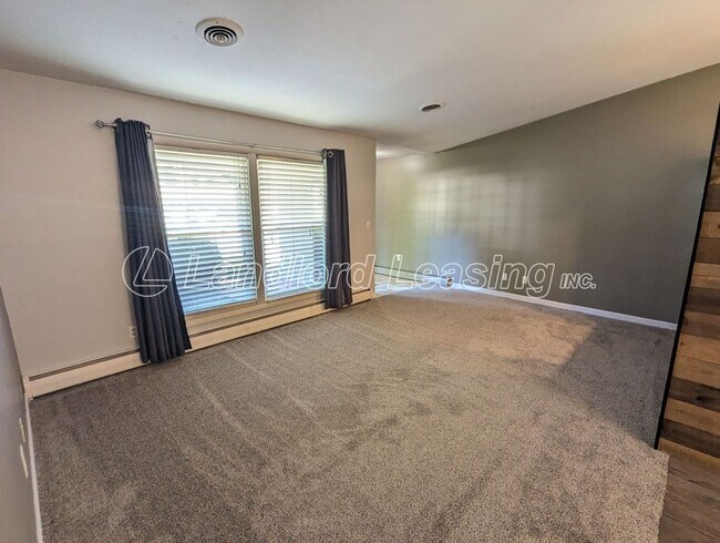 Building Photo - Updated Ranch on Corner Lot in Vermilion