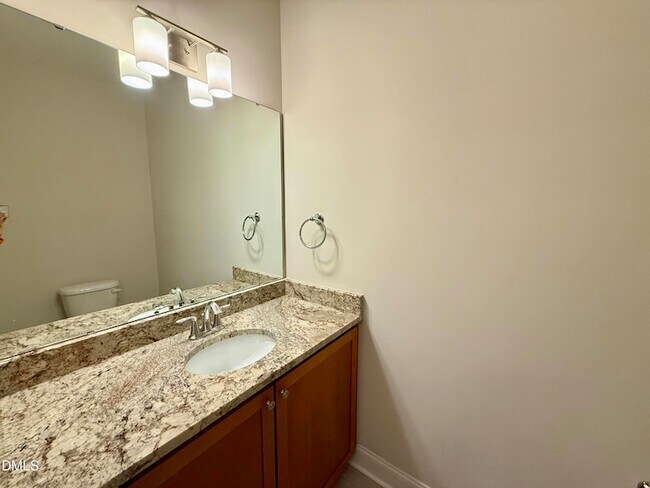 Building Photo - 732 Waterford Lake Dr