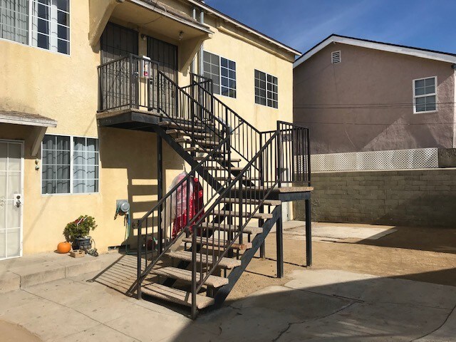 upper right - 2225 E 14th St