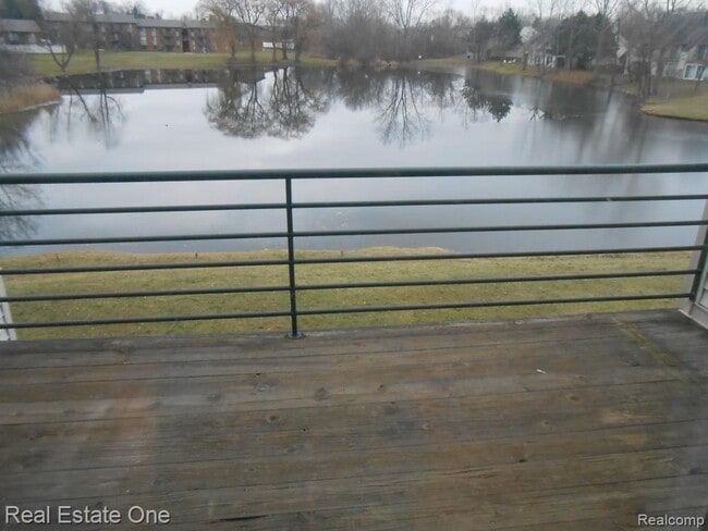 Building Photo - 2830 Davison Ave