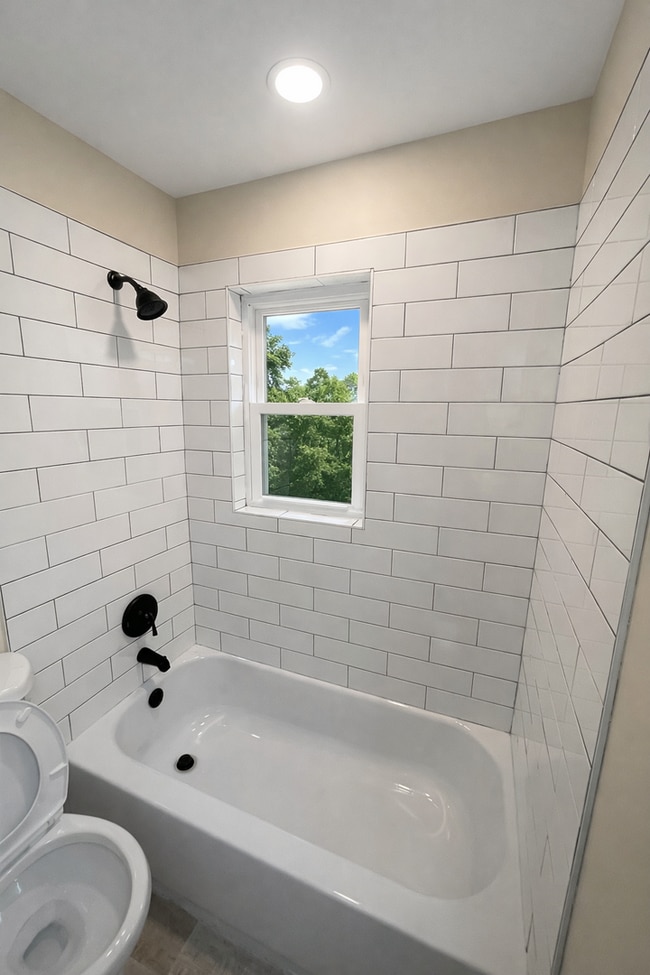 Building Photo - Single Family Home in Sparrows Point!