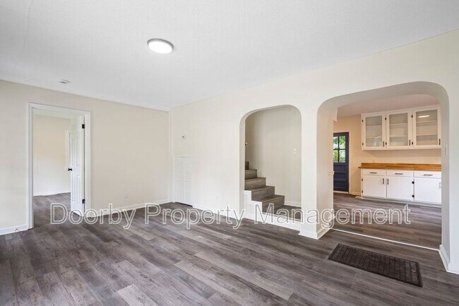 Building Photo - 5332 Oakdale Ave