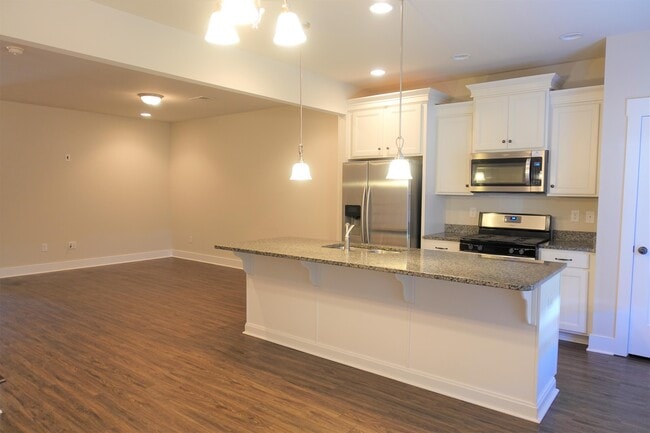 Building Photo - 17 Timber Oak Way