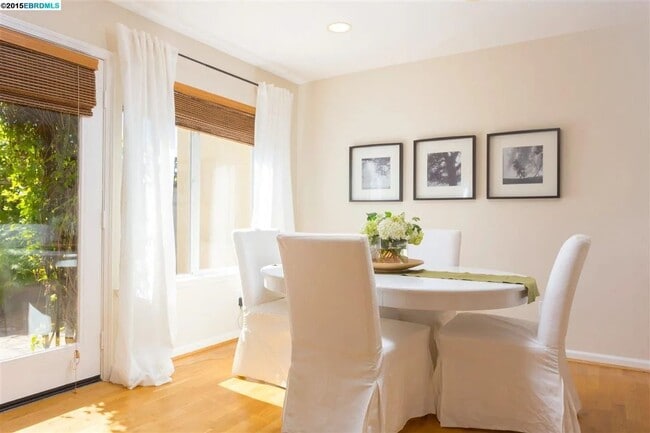 Building Photo - 20400 Summercrest Dr