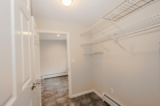 Building Photo - 55 Holbrook Hill Rd