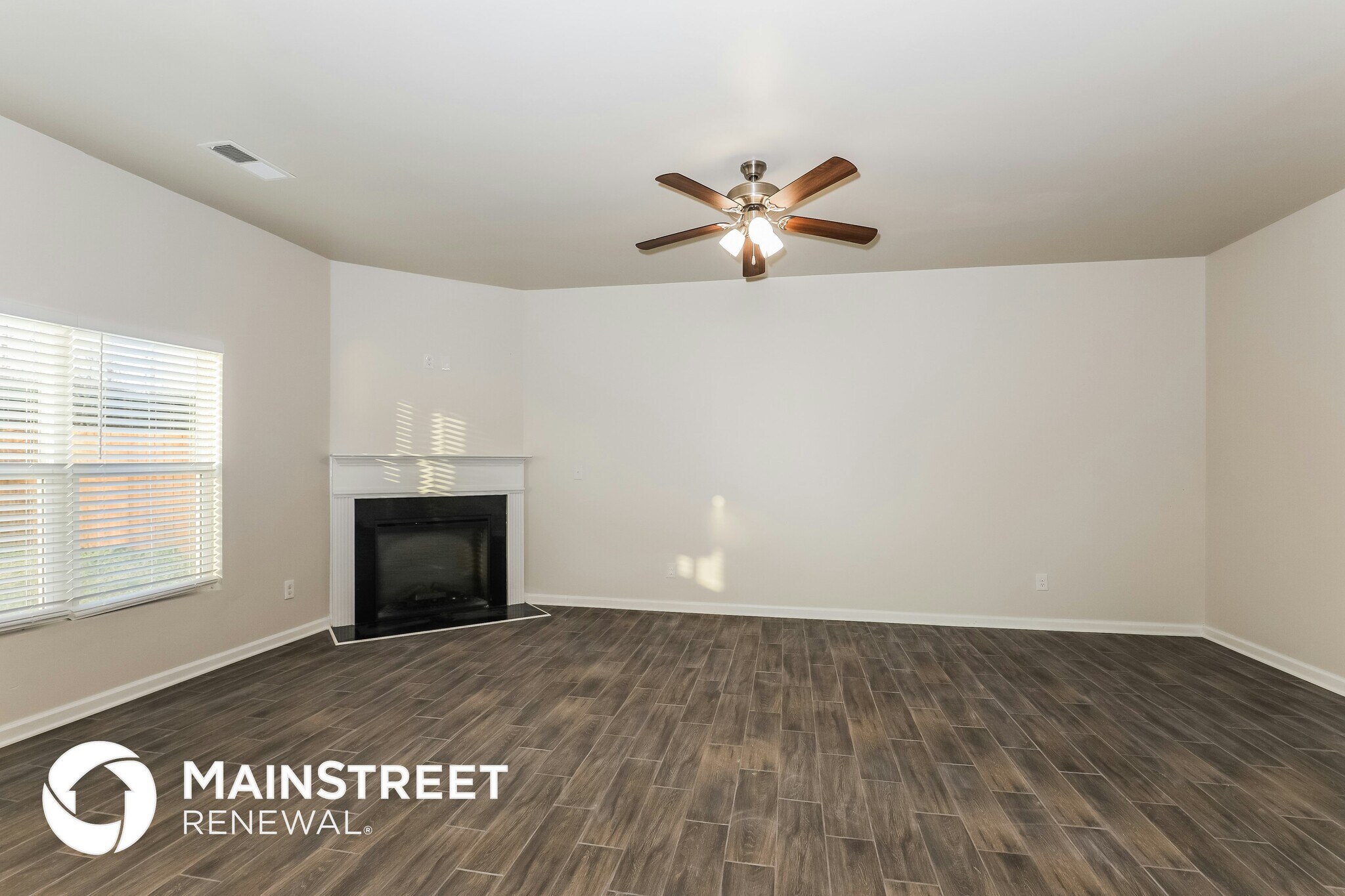 Building Photo - 573 Emporia Loop