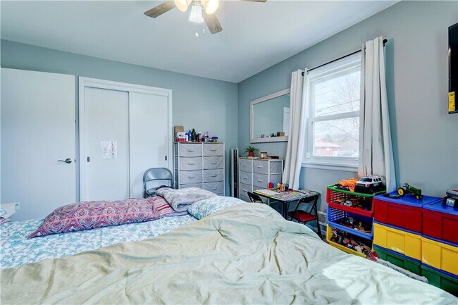 Building Photo - 889 Long Pond Rd