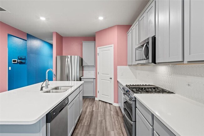 Building Photo - 204 Jordan Vly Dr