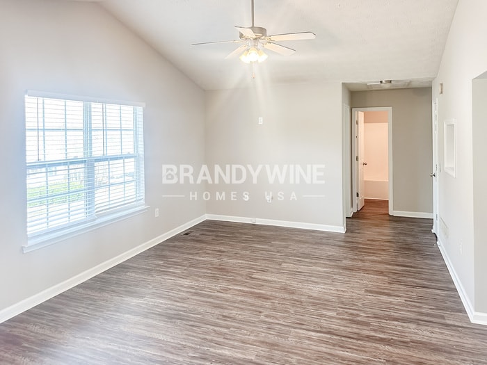 Building Photo - 581 Twin Oaks Ln