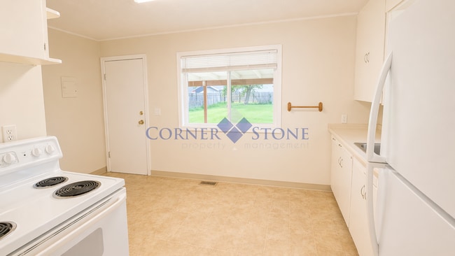 Building Photo - MOVE IN TODAY FOR MAY RENT FREE!