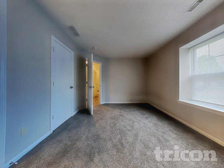 Building Photo - 9130 Bagley Way