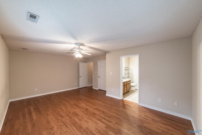 Building Photo - 135 Bremerton Dr SW