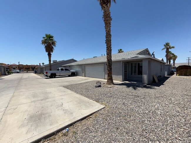 Primary Photo - 807 Gemstone Ave