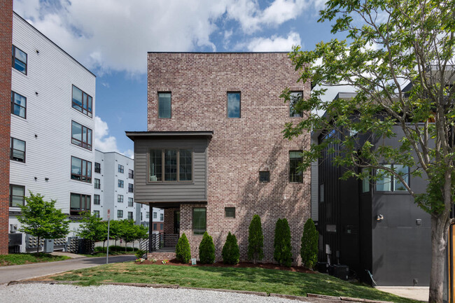Building Photo - 1113 Wade Ave