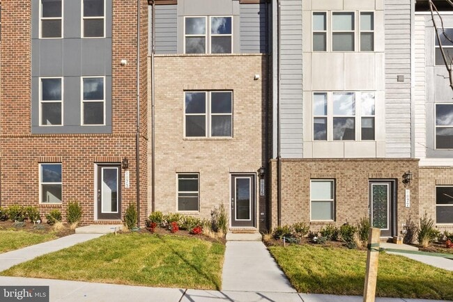 Building Photo - 8875 Curie St