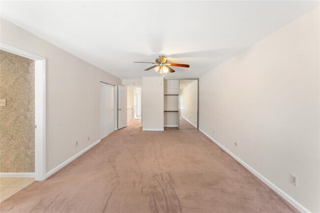 Building Photo - 11614 Village Pl Dr