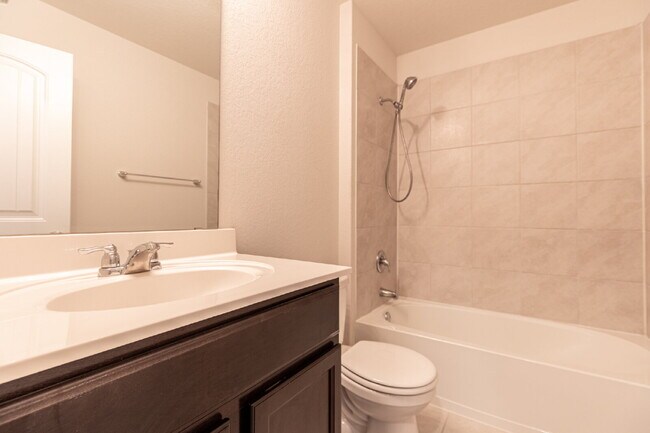 Building Photo - 2918 Lindenwood Run