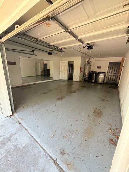 Building Photo - 7230 Edgemoor Dr