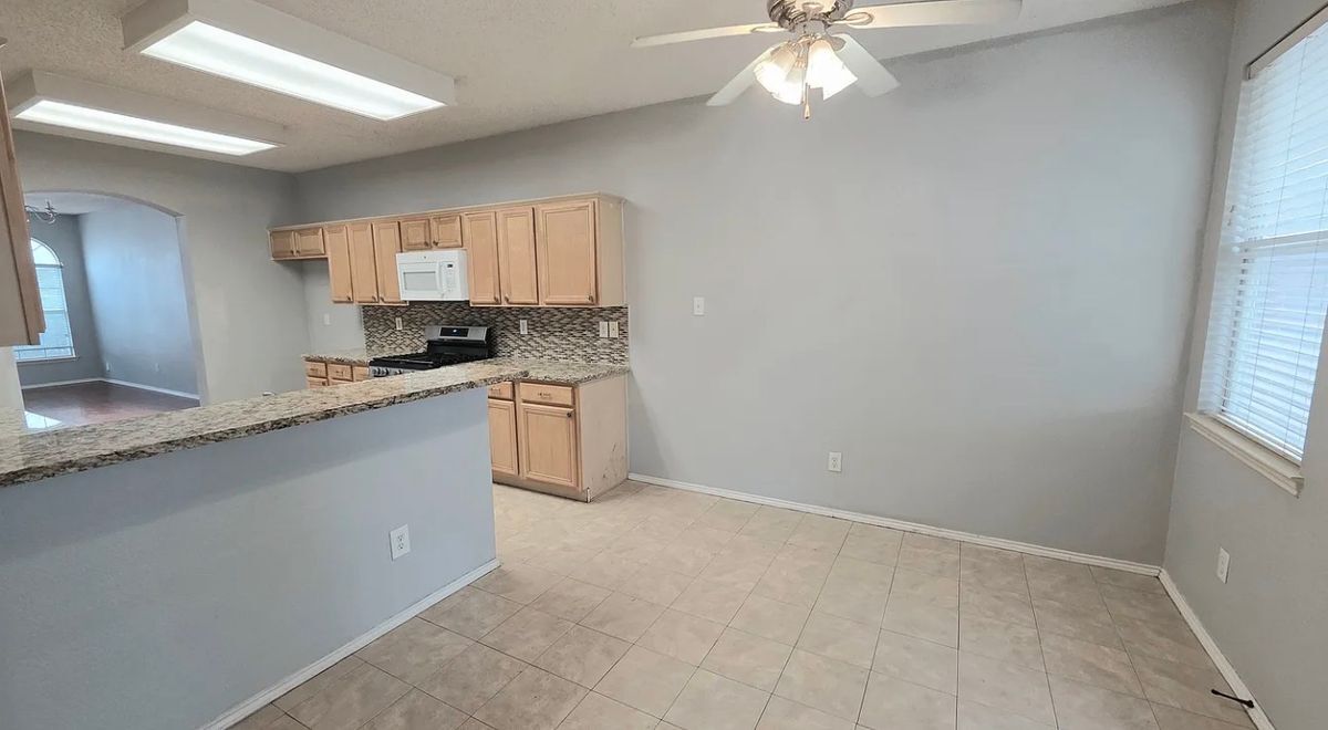 Building Photo - 12783 Honey Locust Cir