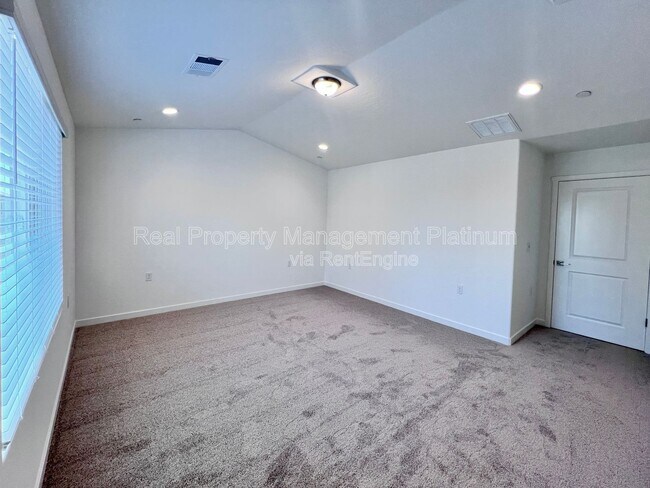 Building Photo - 2903 E Tierra Dr