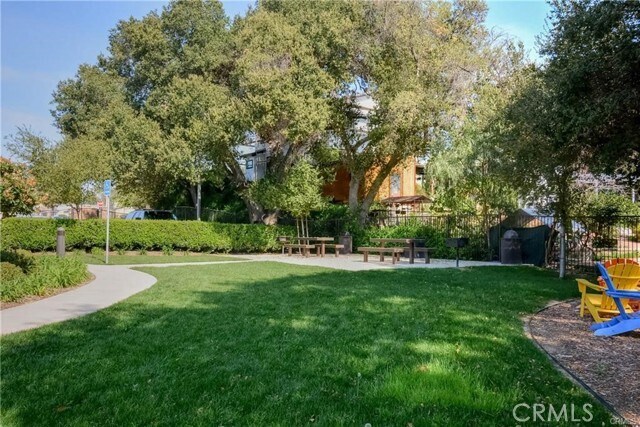 Building Photo - 3212 Willow Creek Rd