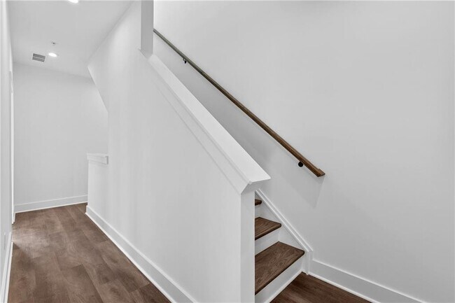 Building Photo - 515 Motivation Cir NW