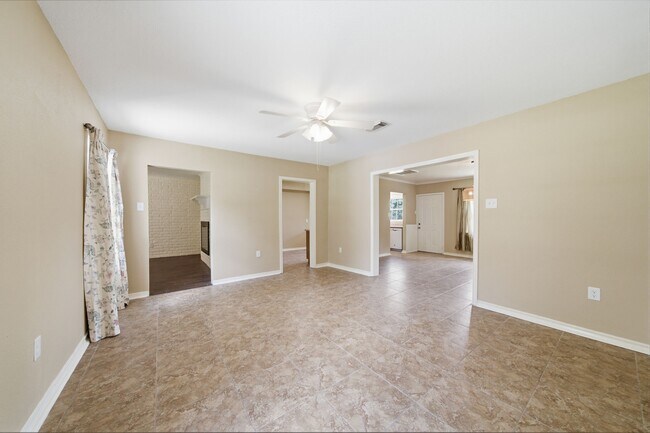 Building Photo - 14906 Quaking Aspen Dr