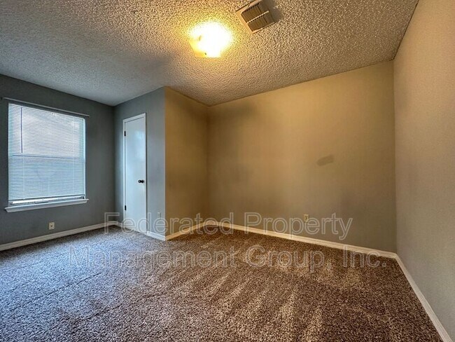 Building Photo - 1680 Sandy Hollow Loop