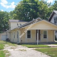 Building Photo - 2210 SW Fillmore St