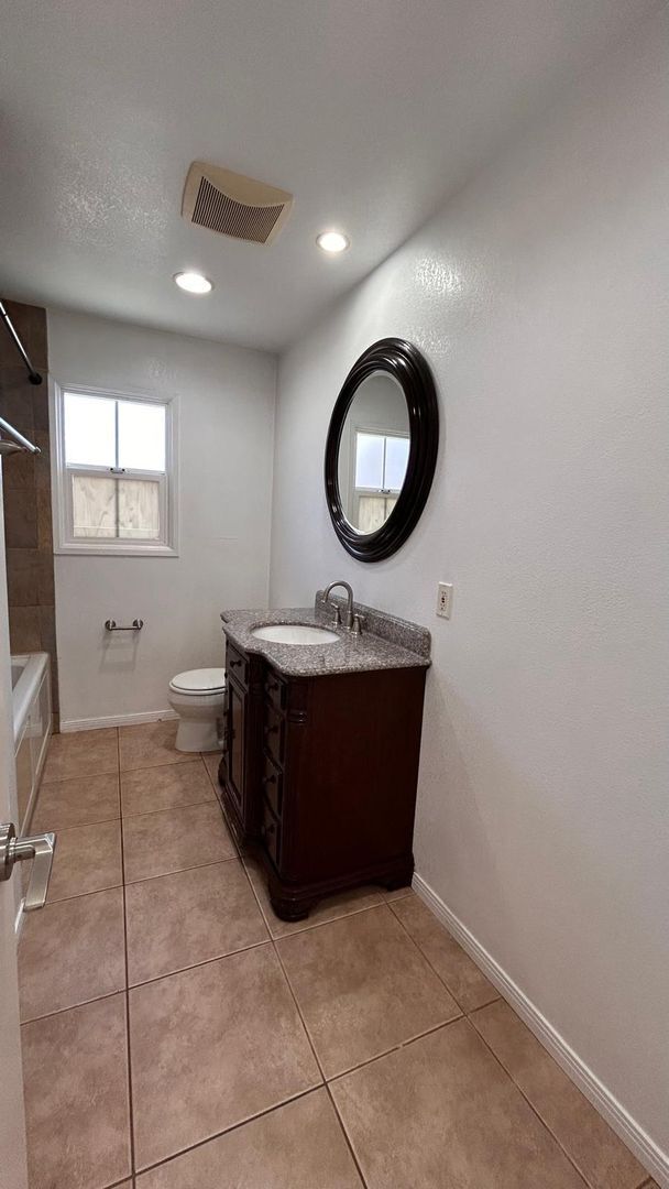 Building Photo - Beautiful and Spacious 3 Bedroom, 2 Bath Home! $3,800 Move In Ready!
