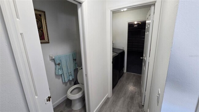 Building Photo - 1851 Wimbledon St