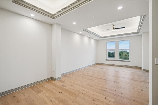 Building Photo - 1717 Bissonnet St