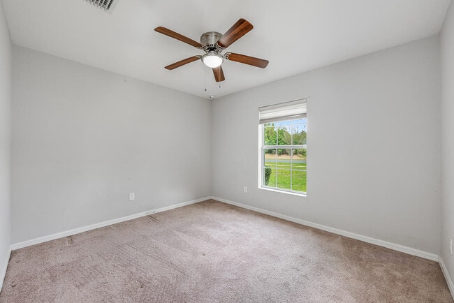 Building Photo - 304 Woods Landing Dr