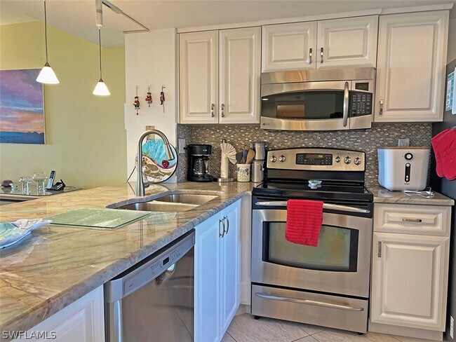 Building Photo - 15191 Cedarwood Ln