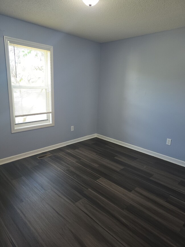 Building Photo - 131 Carnegie Loop