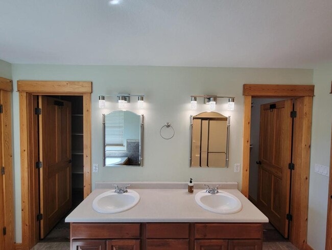 Building Photo - 75 E Katina Ct