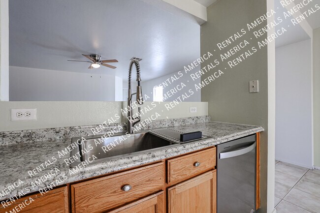Building Photo - Centrally Located in El Mirage
