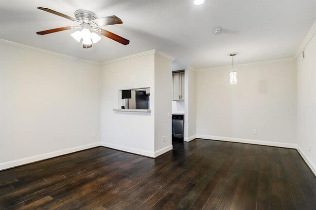 Building Photo - 1880 White Oak Dr