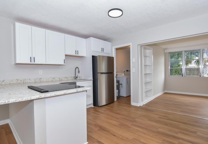Primary Photo - 423 SE Parkway Dr