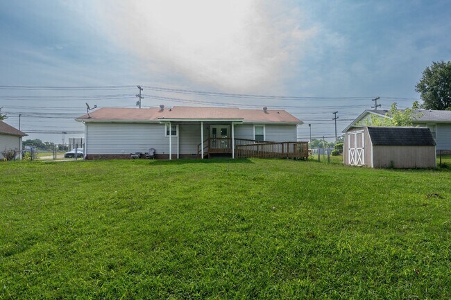 Building Photo - 3704 Trenton Rd