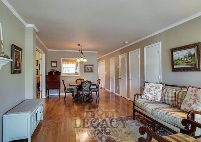 Building Photo - 1101C Biltmore Dr