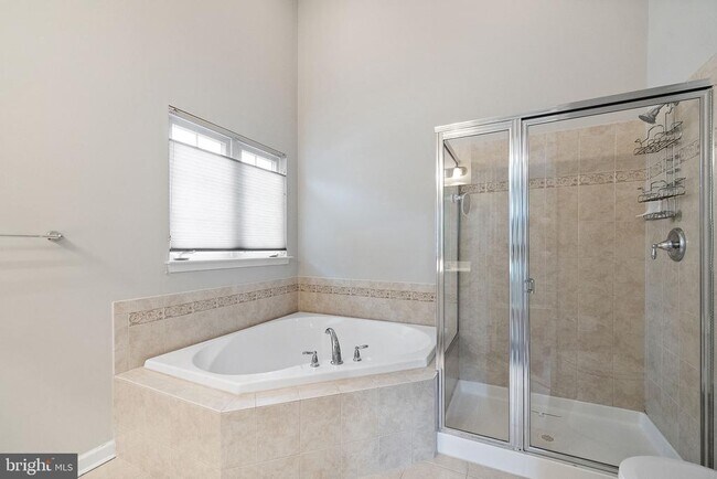 Building Photo - 253 Tall Trees Cir