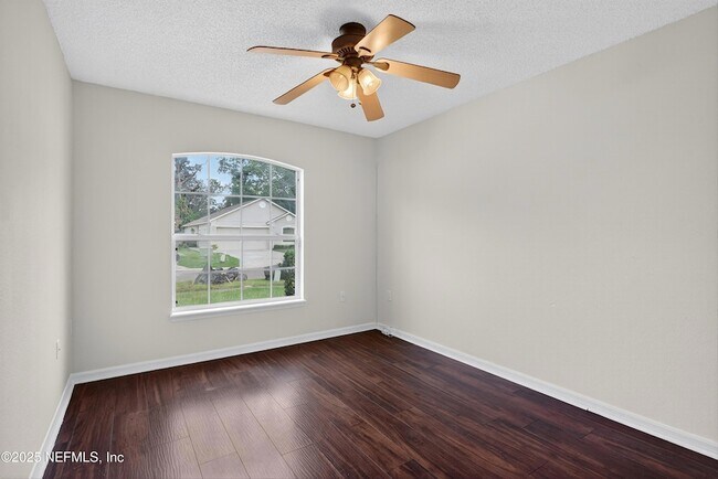 Building Photo - 2042 Wiley Oaks Ln