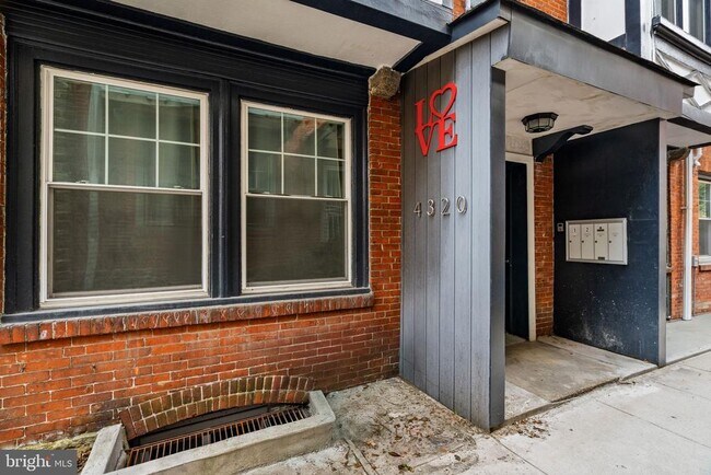 Building Photo - 4320 Spruce St